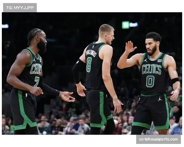 凯尔特人NBA杯胜活塞展团队篮球 关键时刻执行力更胜一筹